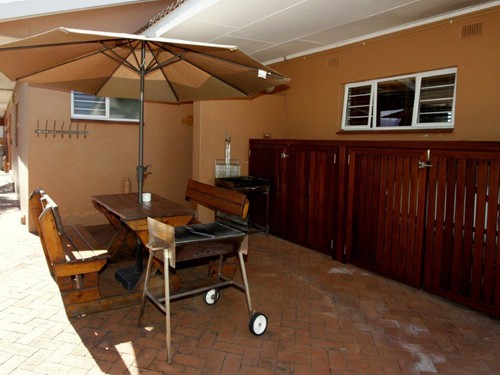 12 Embuia Braai facing unit